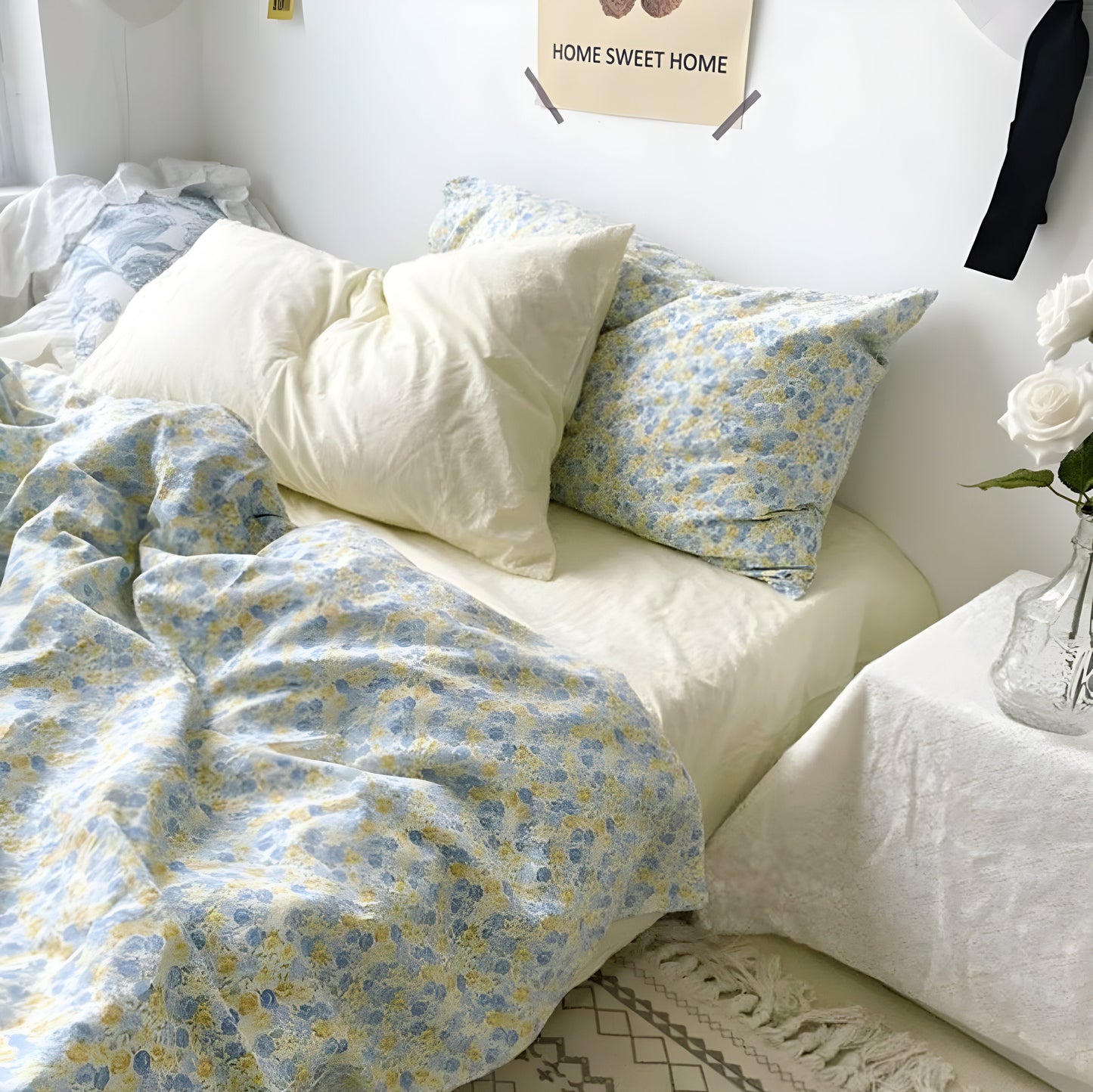 PetalWhisper Set - Vintage Floral Sängkläder Set