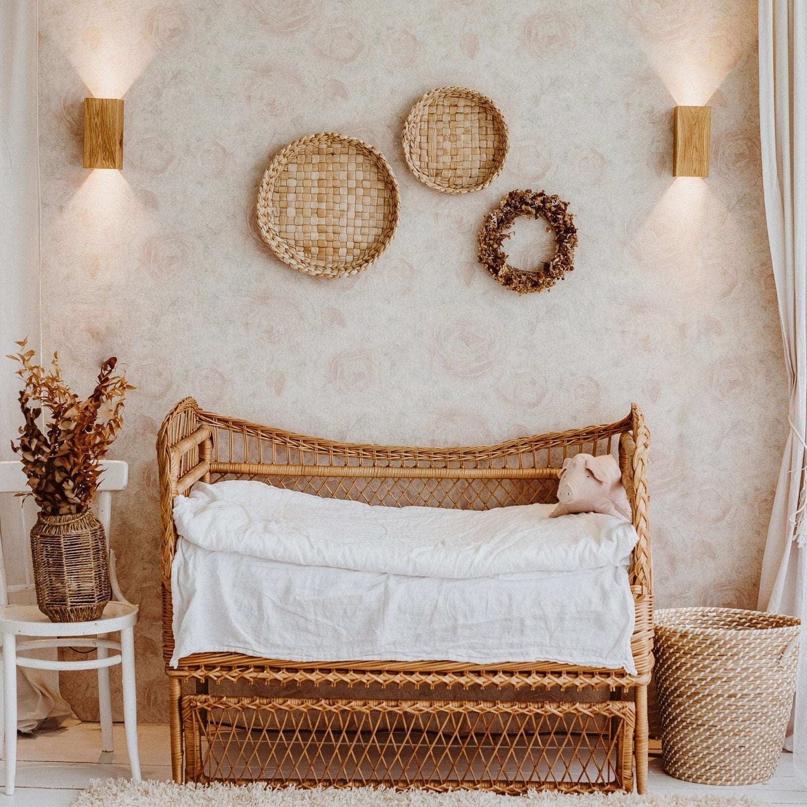 NordicGlow – Rustik Trä Vägglampa med LED Belysning för Vardagsrum och Sovrum