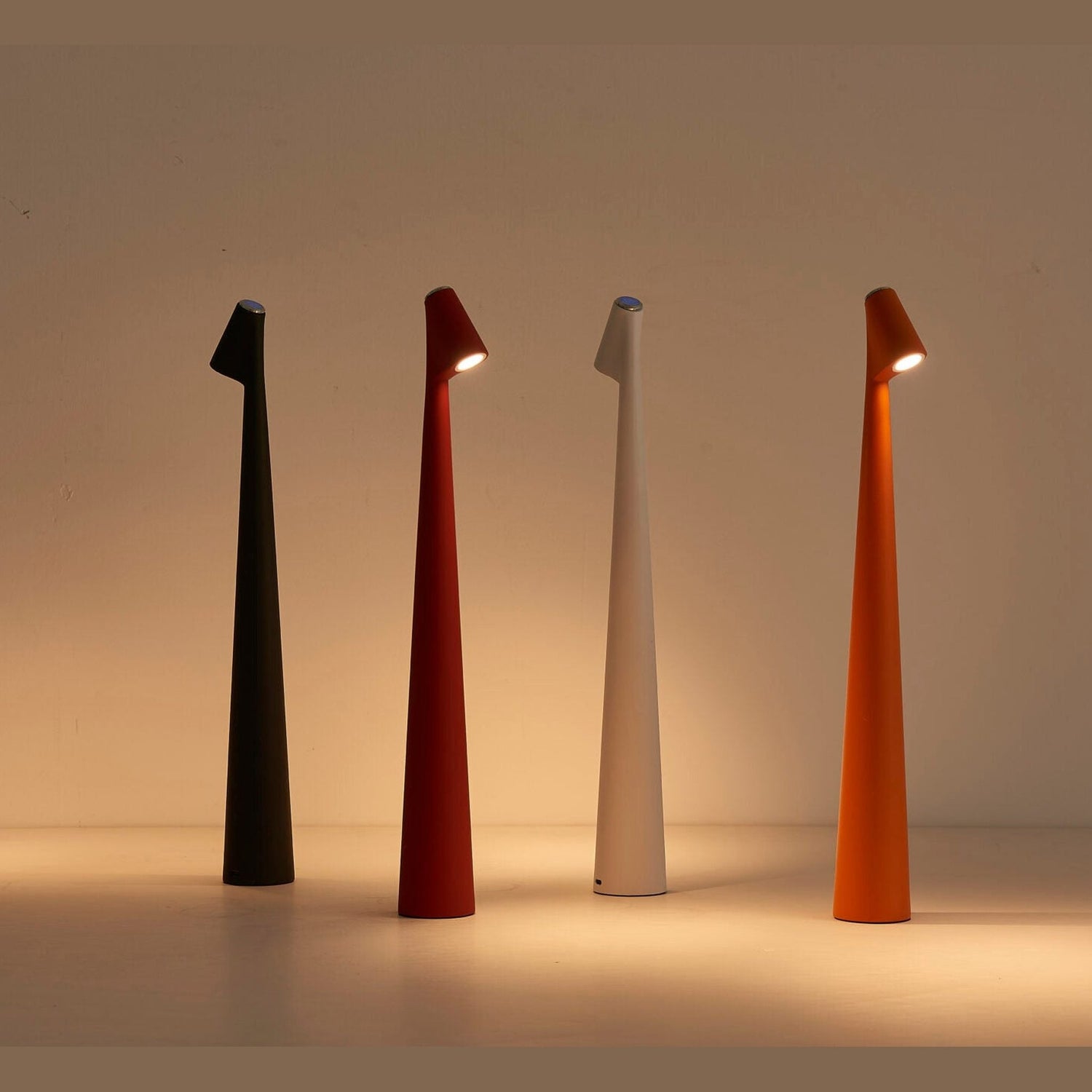 LumiGlow | Trådlös Dimbara LED Bordslampa för Hem
