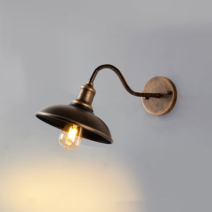 Väderbeständig utomhusbowl-lampa med rustik mässingsfinish