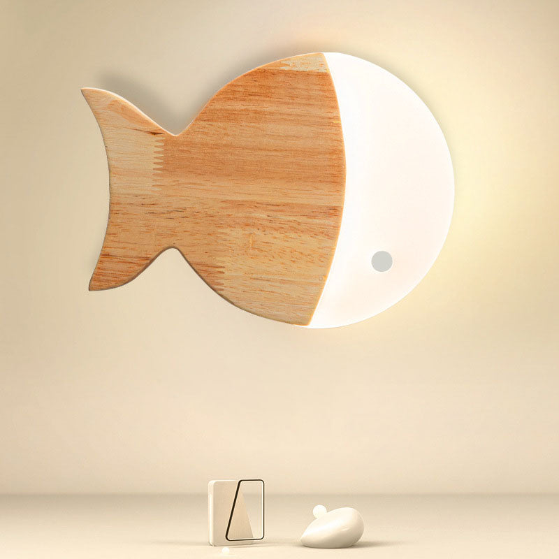 Nordisk Kreativ Enkel Trä Konst Liten Fisk LED Lampa