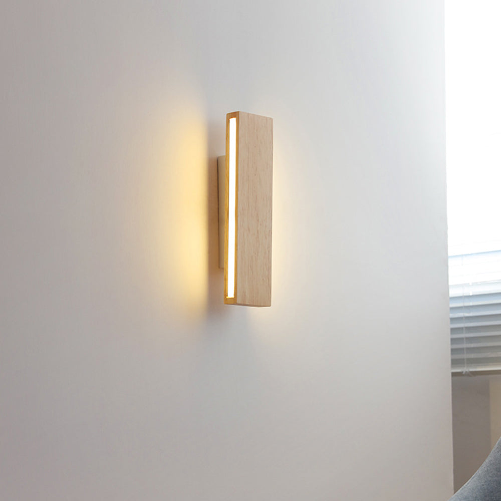 Vägglampa med roterbar trä-LED-design