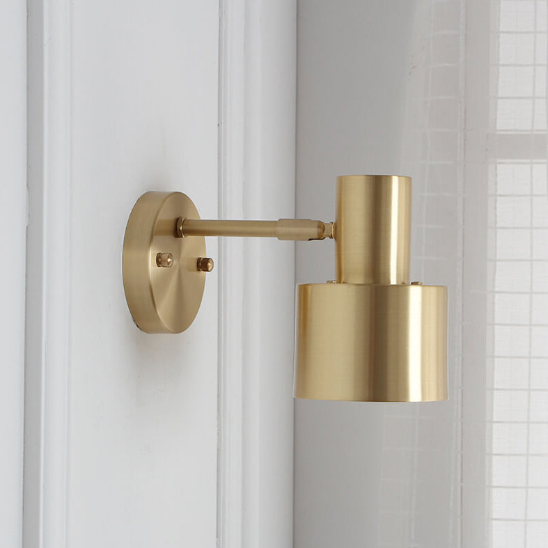 Modern minimalistisk gyllene metallvägglampa