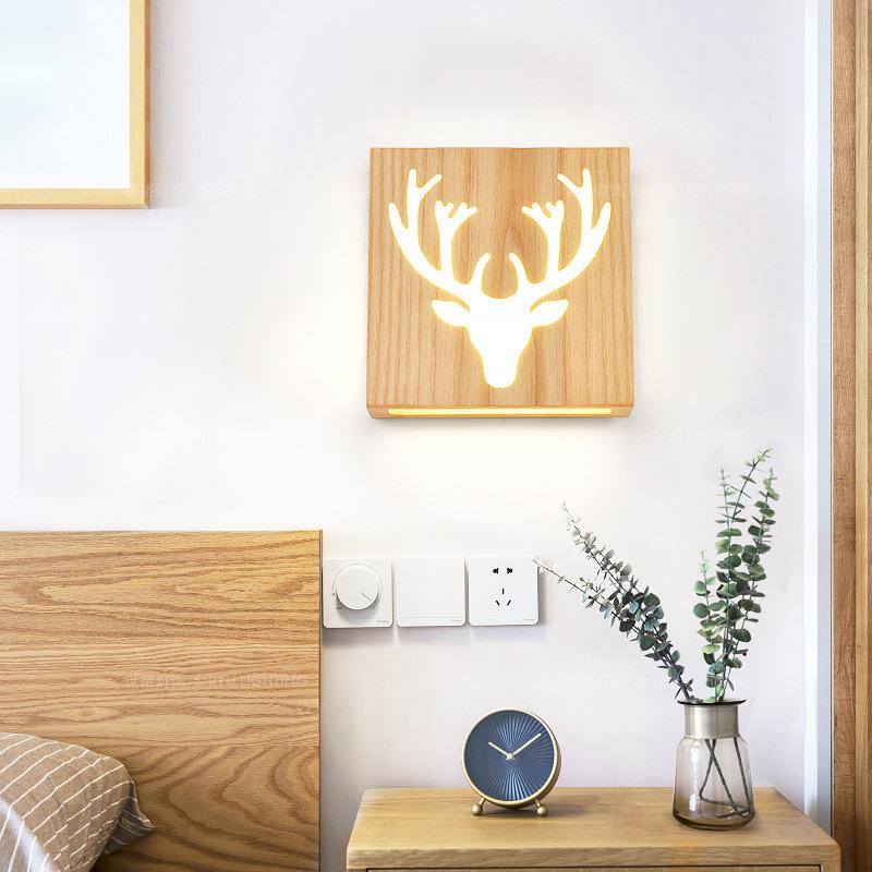 NatureShine - Modern LED-vägglampa i massivt trä med lekfullt mönster