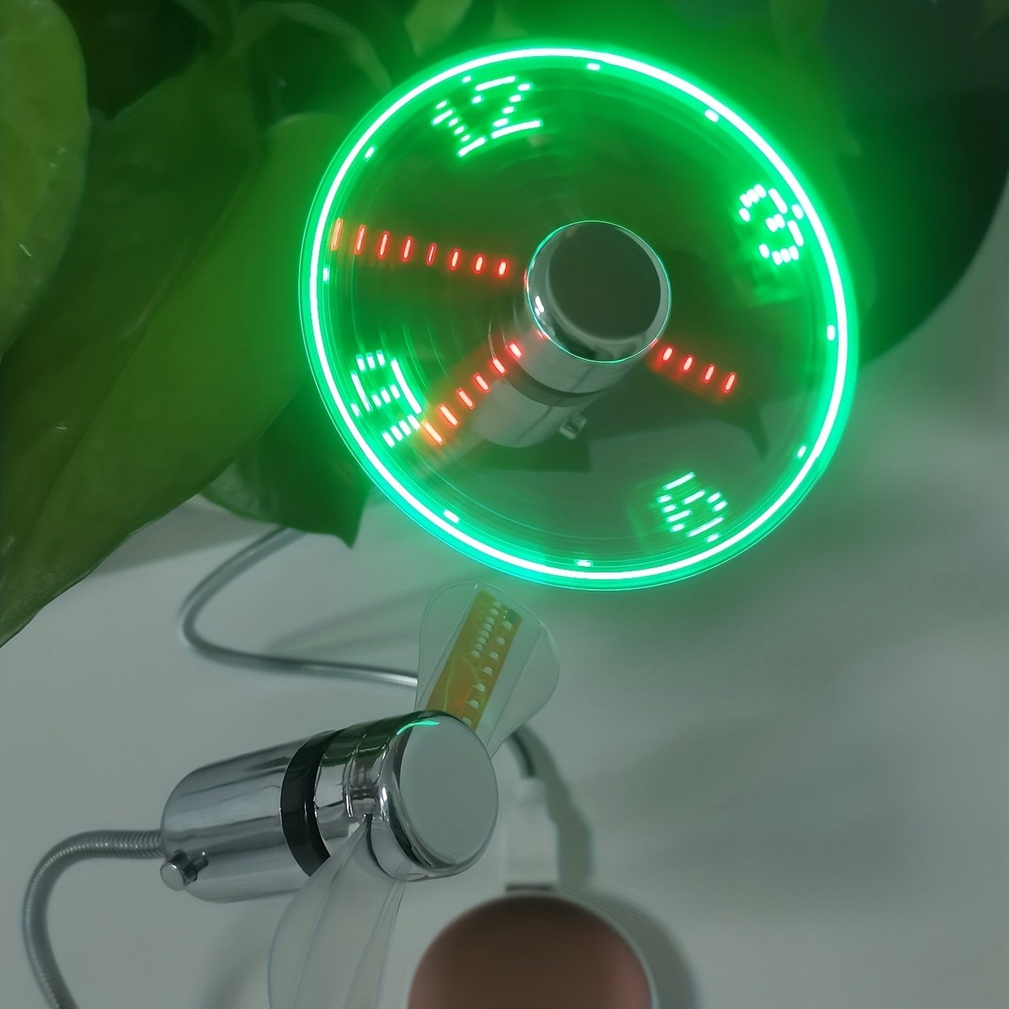 USB Skrivbordsfläkt med LED Klockdisplay