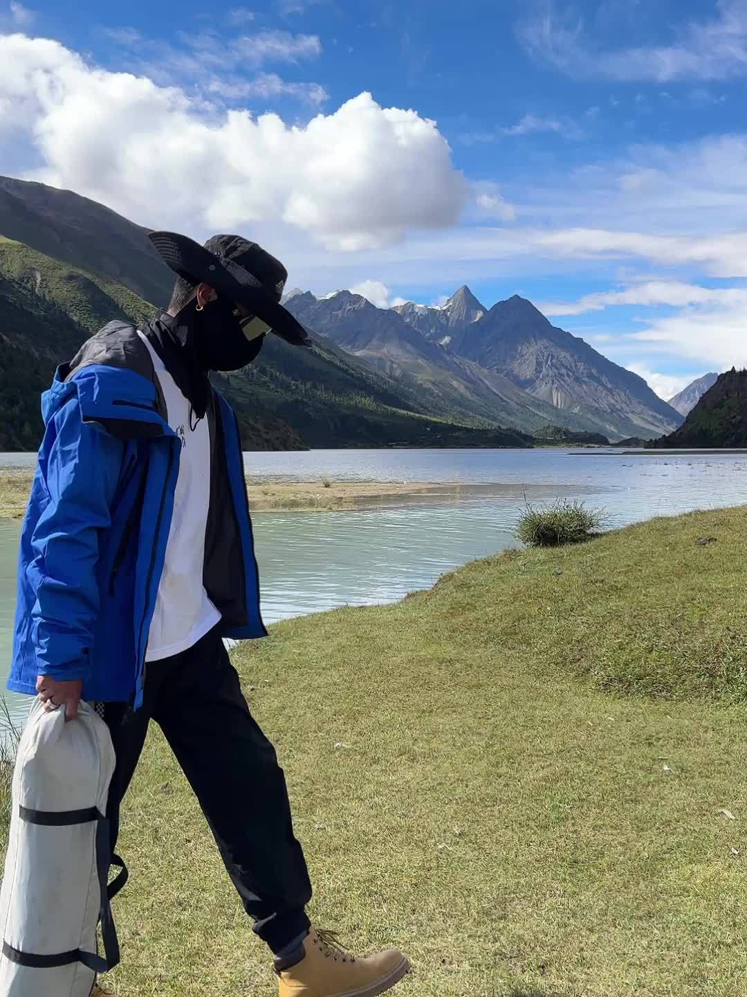 Campingtält med meshventilation och solskydd