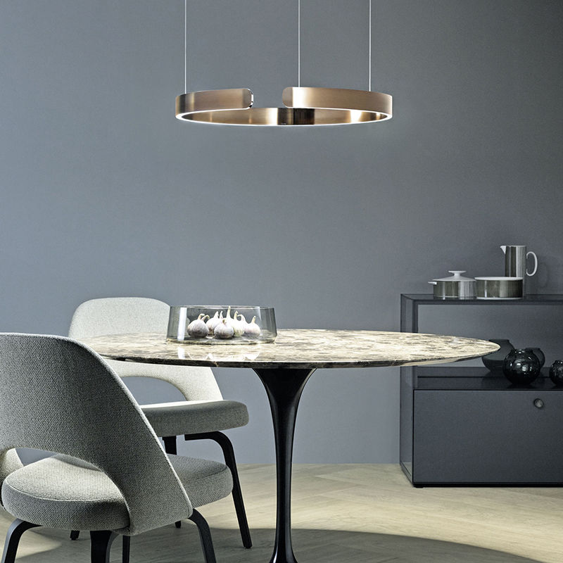 Luna LED Rund Hänglampa – Svart/Guld Metall