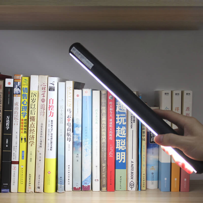 Minimalistisk justerbar LED-vägglampa i balkform för badrum