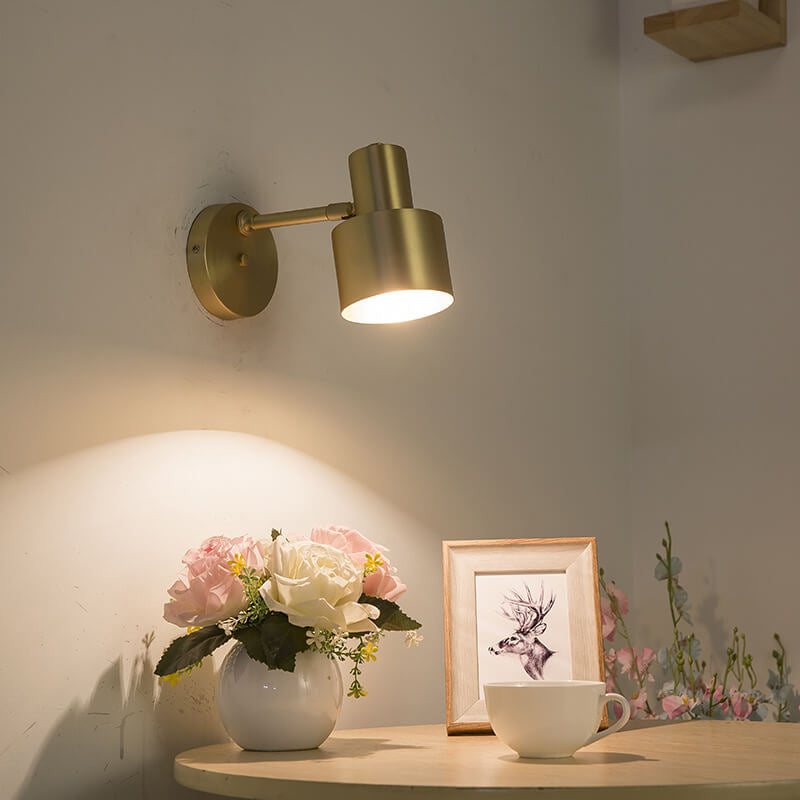 Modern minimalistisk gyllene metallvägglampa