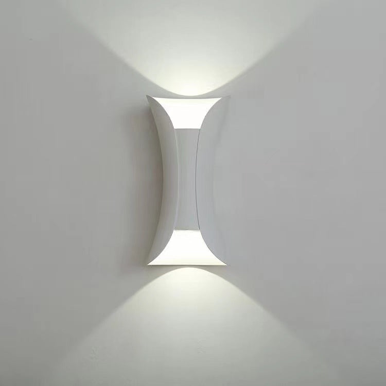 Vattentät LED Vägglampa | 7.9–11.8 x 3.9–4.7 tum | Aluminium &amp; Glas | IP65 Klassad Modern Utomhusbelysning | Brick by Brick
