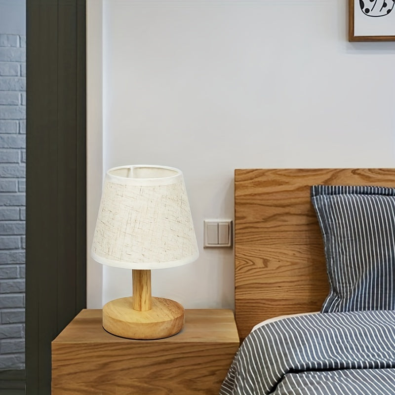 NordicLicht - Trä LED Nattlampa med Linnedekor