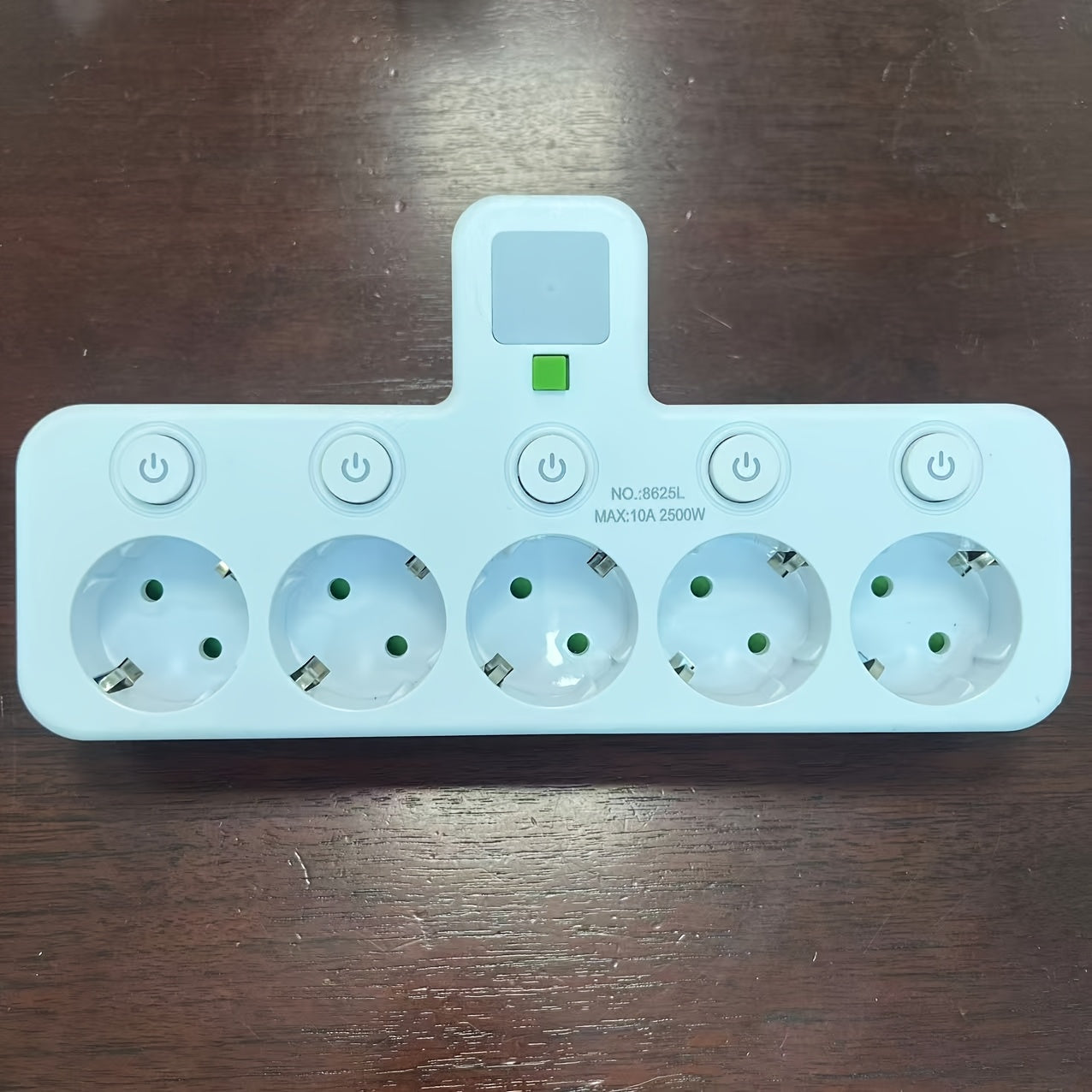 Smart Power Strip med 5 Uttag – Säker och Styrbar Användning