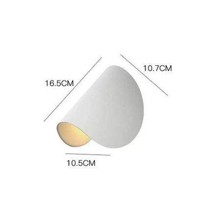 Modern färgad LED-vägglampa i stilren design