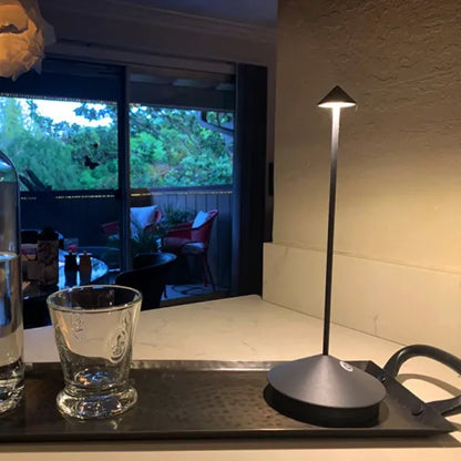 ZenLume - Minimalistisk LED Bordslampa | Vattentålig och Dimbara Trådlös Belysning