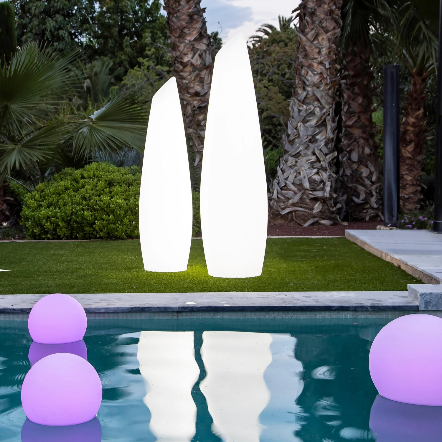 LightPebble – Stilren trädgårdsklotlampa