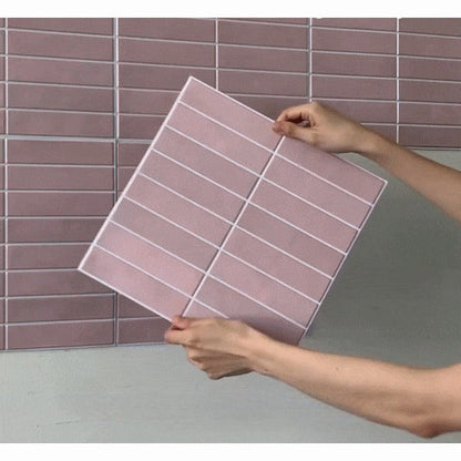 Självklibbande väggpaneler – Dekorativt och vattentåligt väggbeklädnad för kök och hem