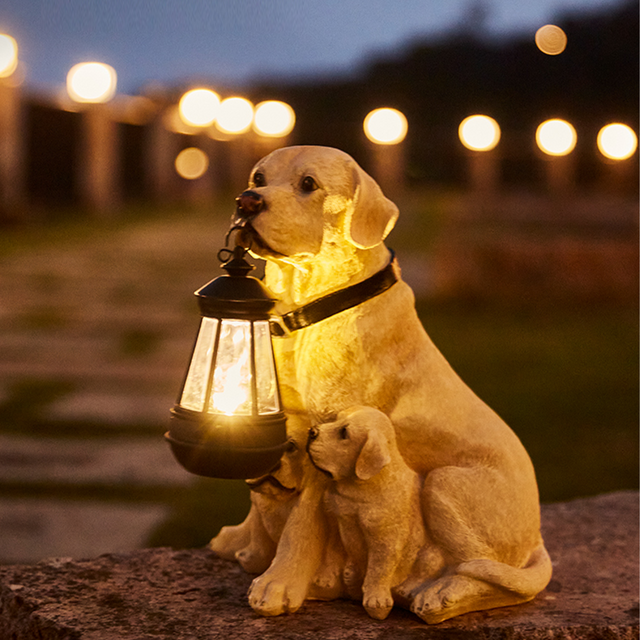 PuppyGlow – Solarlampa med lekfull hundstaty för utomhus charm