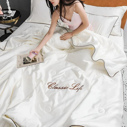 SummerSilk Filt - Mjuk Kylande Broderad Sidenfilt