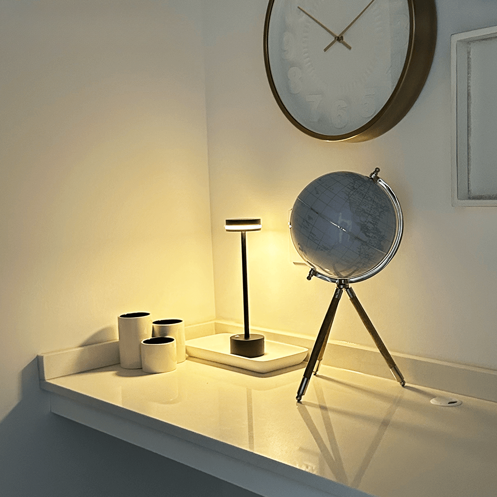 LuxeLight - Trådlös Bordslampa