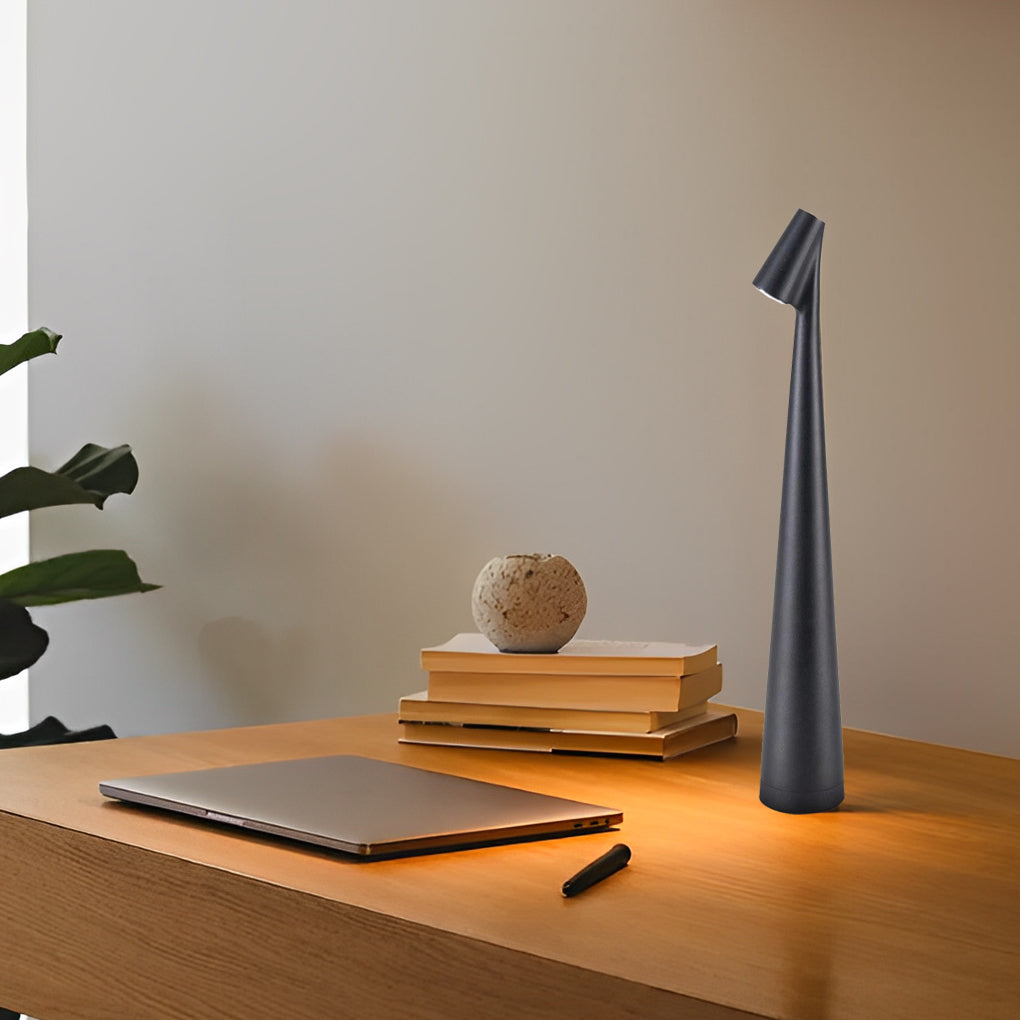 AuroraGlow - Stilig Konisk Bordslampa med Nedåtbelysning och USB Laddningsmöjlighet