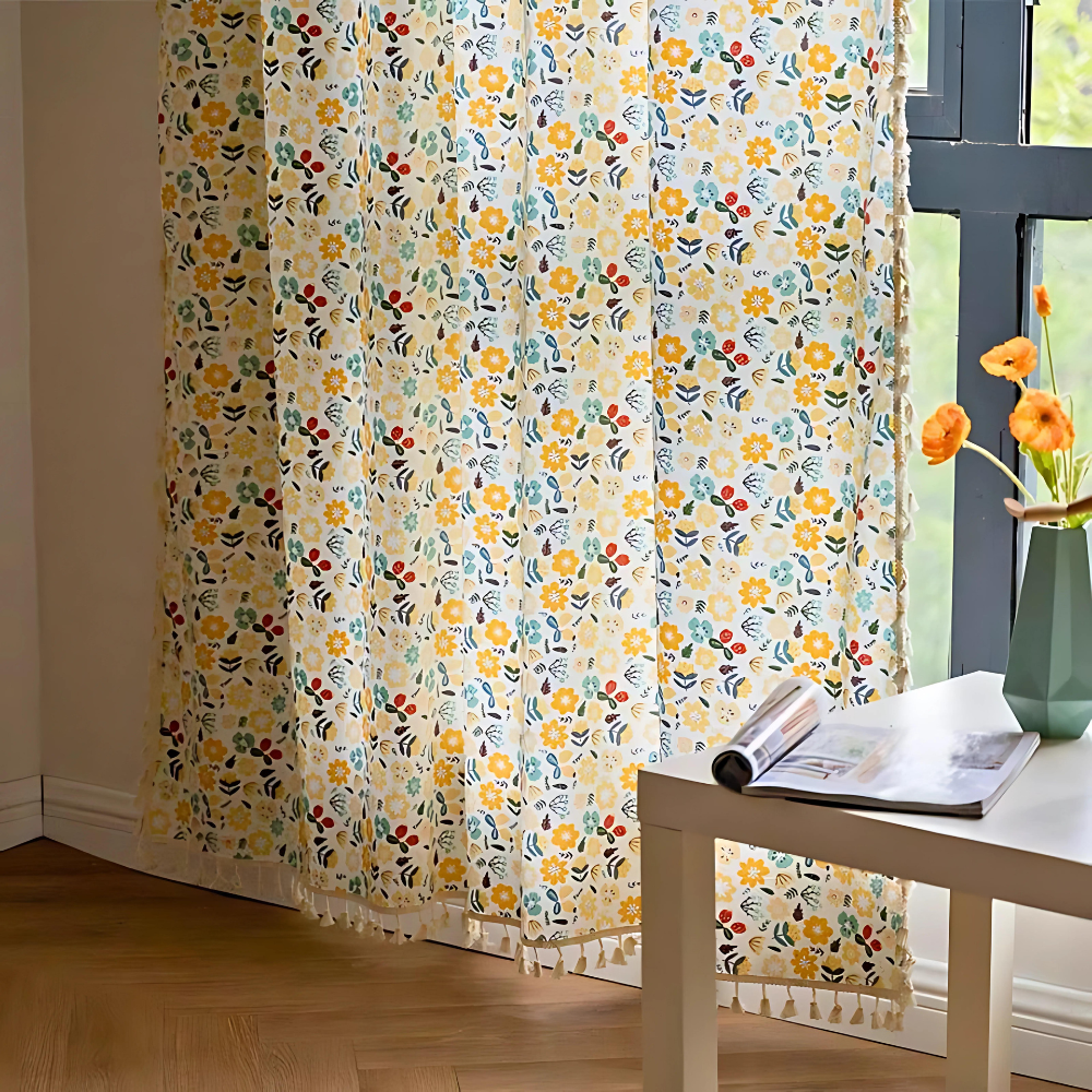 Gul Blommig Fringed Ljusfiltrerande Gardin