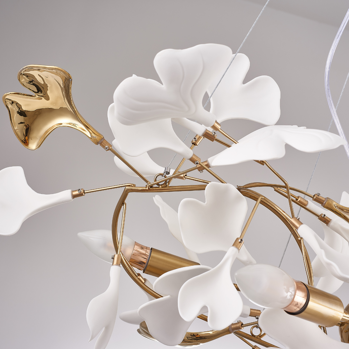 OliviaLeaf - Elegant taklampa i ginkgo-form