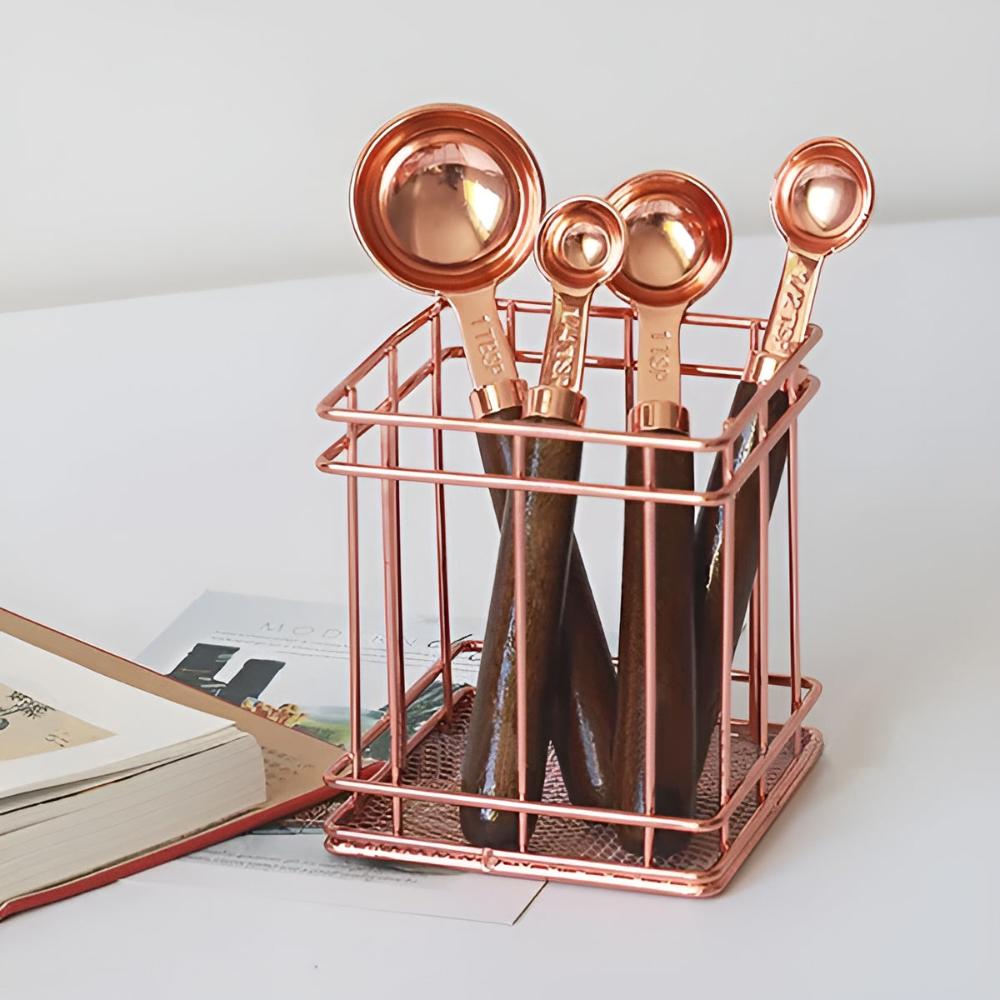 Carvallo – Stiliga mässingskålar och skedar i rostfritt stål med trähandtag