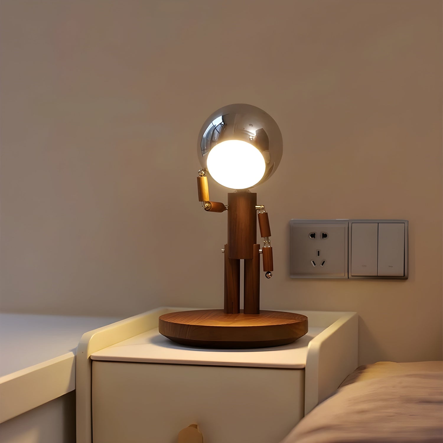 LunarEase Lampa – Elegant skrivbordsmånlampa