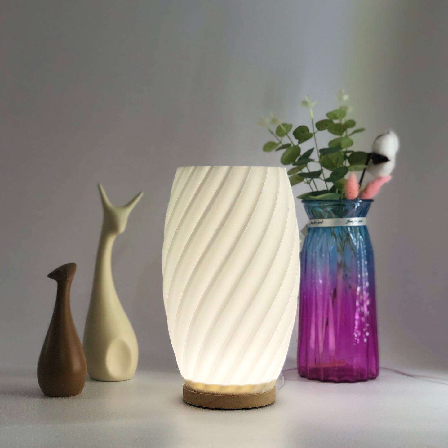 ModiLamp - Modern USB Bordslampa med 3-Färgers Belysning och Chic Design