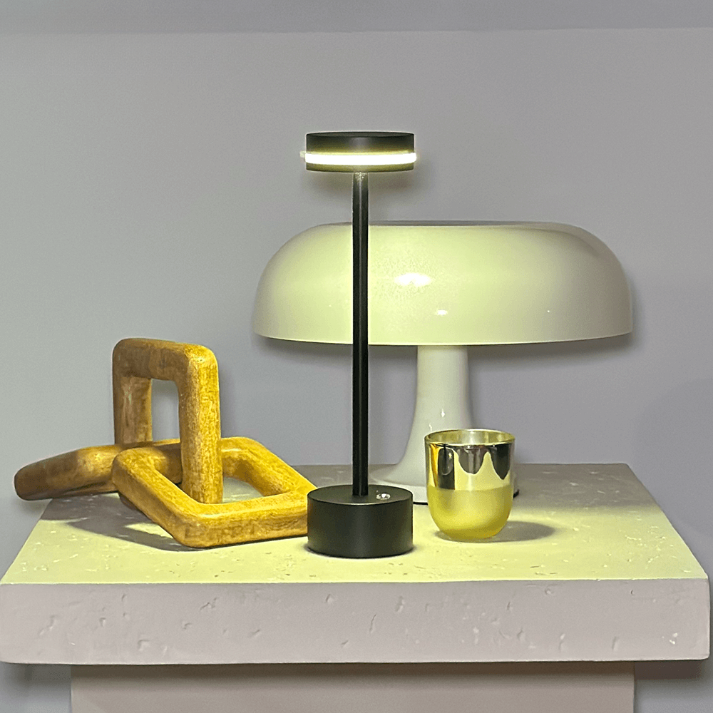 LuxeLight - Trådlös Bordslampa