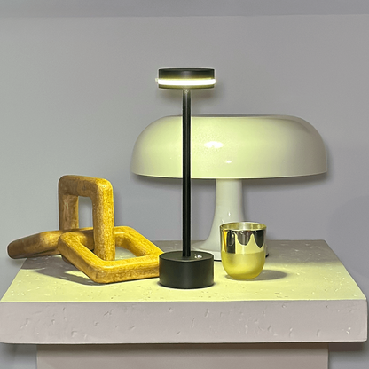 LuxeLight - Trådlös Bordslampa