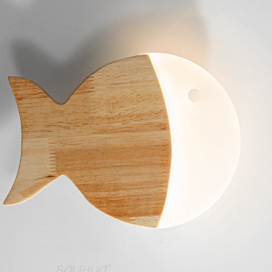 Nordisk Kreativ Enkel Trä Konst Liten Fisk LED Lampa