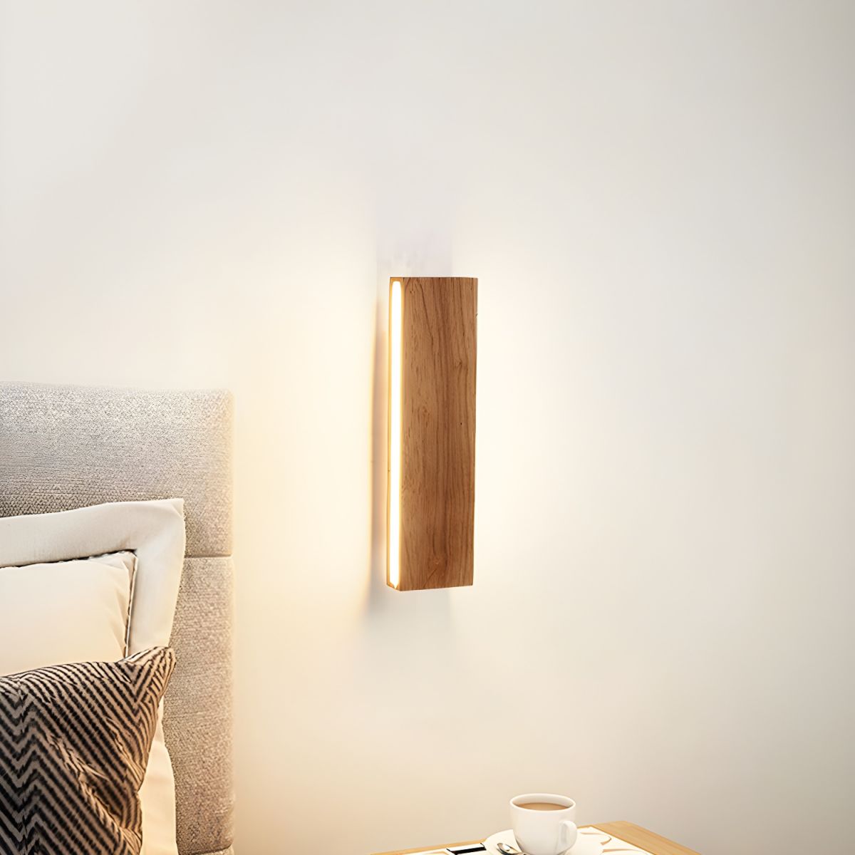 Vägglampa med roterbar trä-LED-design
