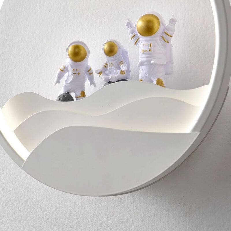 Royallure Astronaut Vägglampa 11" – Trikolor LED, Justerbart Varm-Kall Ljus