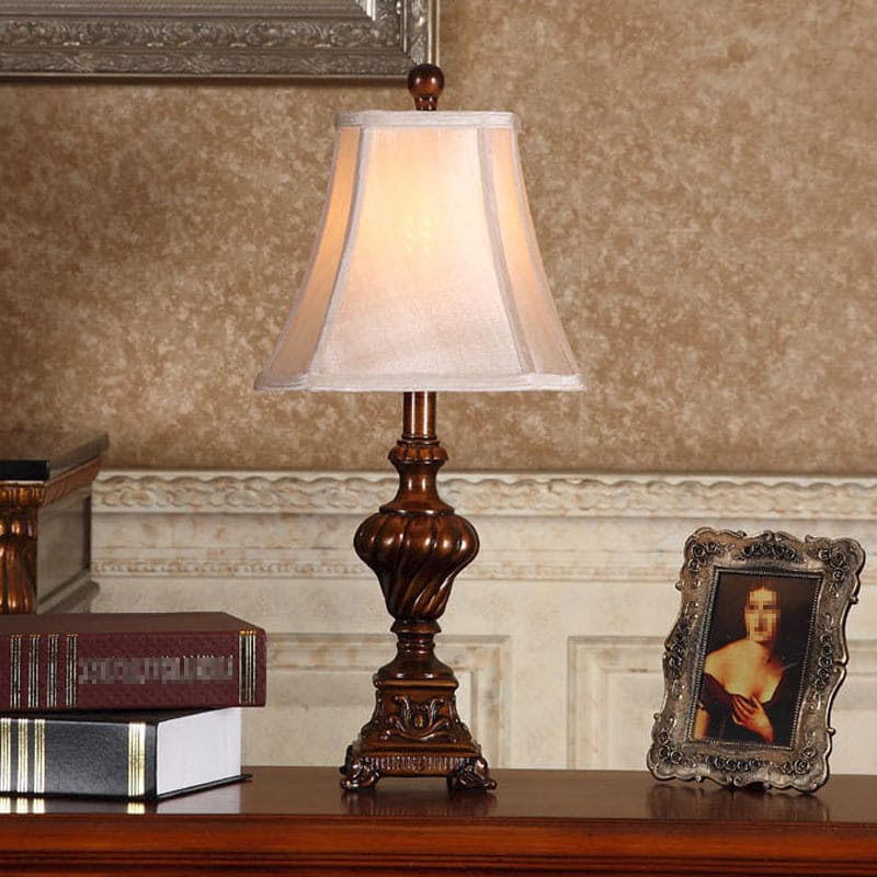 UrnLuxe - Klassisk Urnevformad Nattduksbordslampa