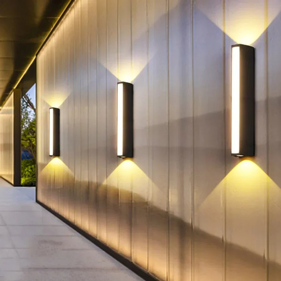 GlowGuard - LED-vägglampa för utomhusbruk