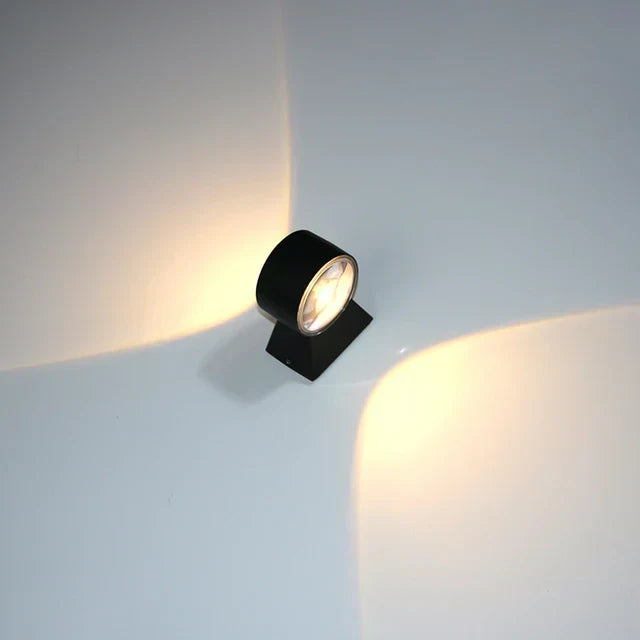 AquaShield - Vattentålig Aluminium Trädgårdslampa