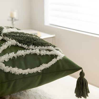 Plush Leaf With Tassel Kuddeöverdrag