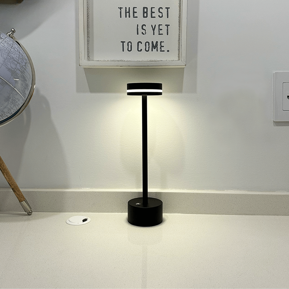 LuxeLight - Trådlös Bordslampa
