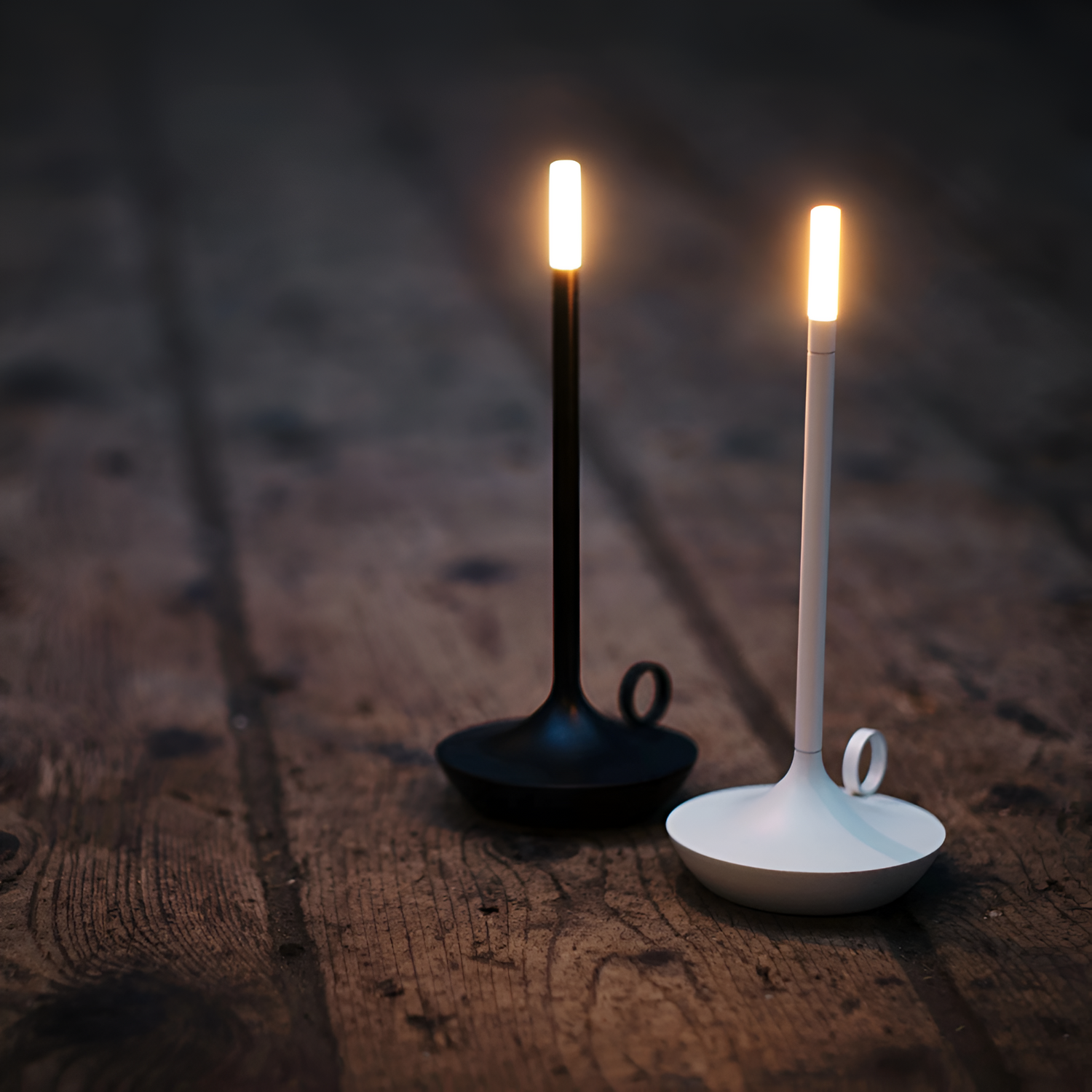Bärbar cylindrisk bordslampa