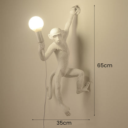Vägglampa med unik resinapa design