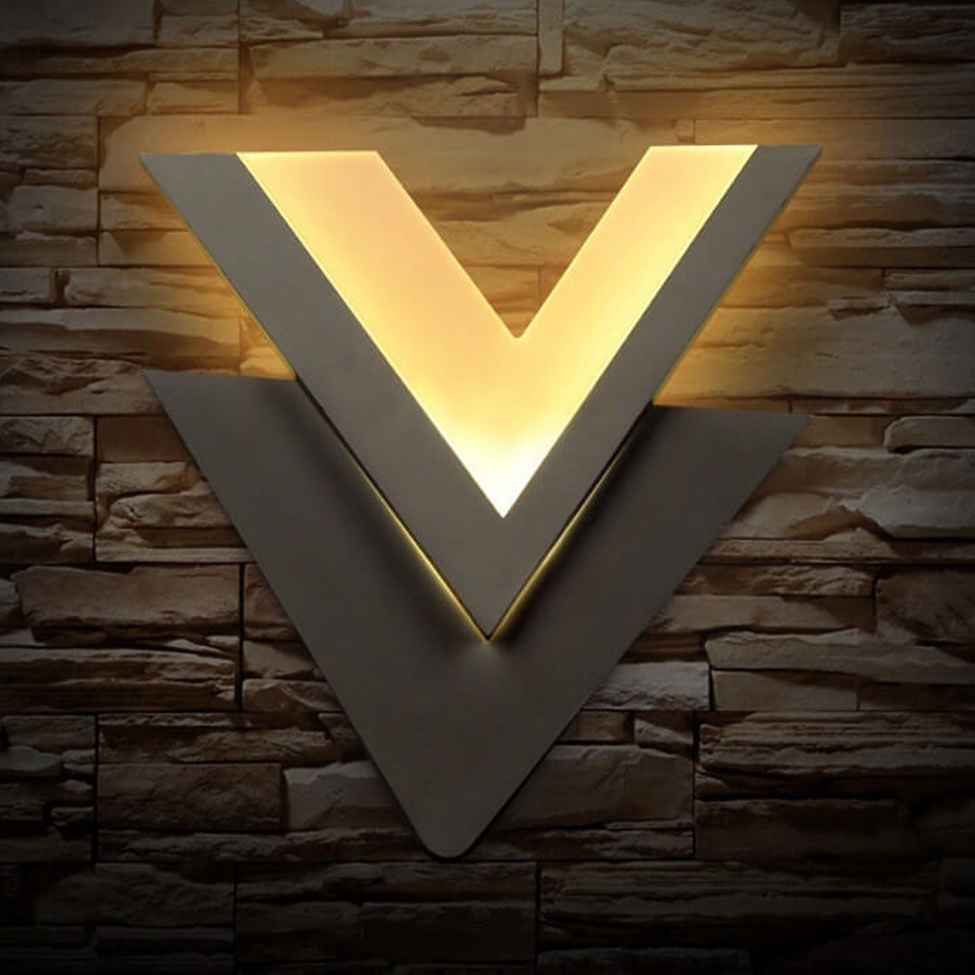 Minimalistisk V-formad LED-vägglampa