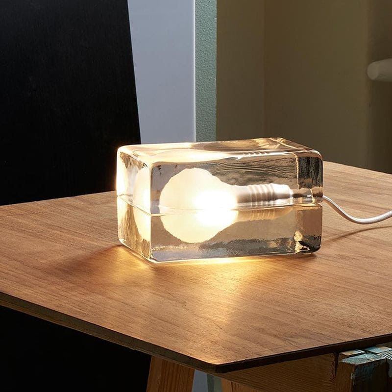GlowCube - Minimalistisk bordslampa med transparent glas kubus