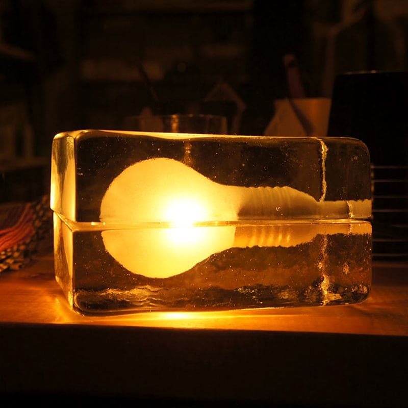 GlowCube - Minimalistisk bordslampa med transparent glas kubus