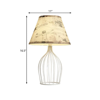 LumeCone – Kegelformad Bordslampa med Trådkorgsbas
