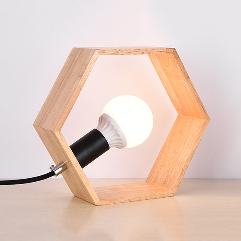 HexaGlow – Elegant Sexkantig Trä Bordslampa för en Varm Atmosfär