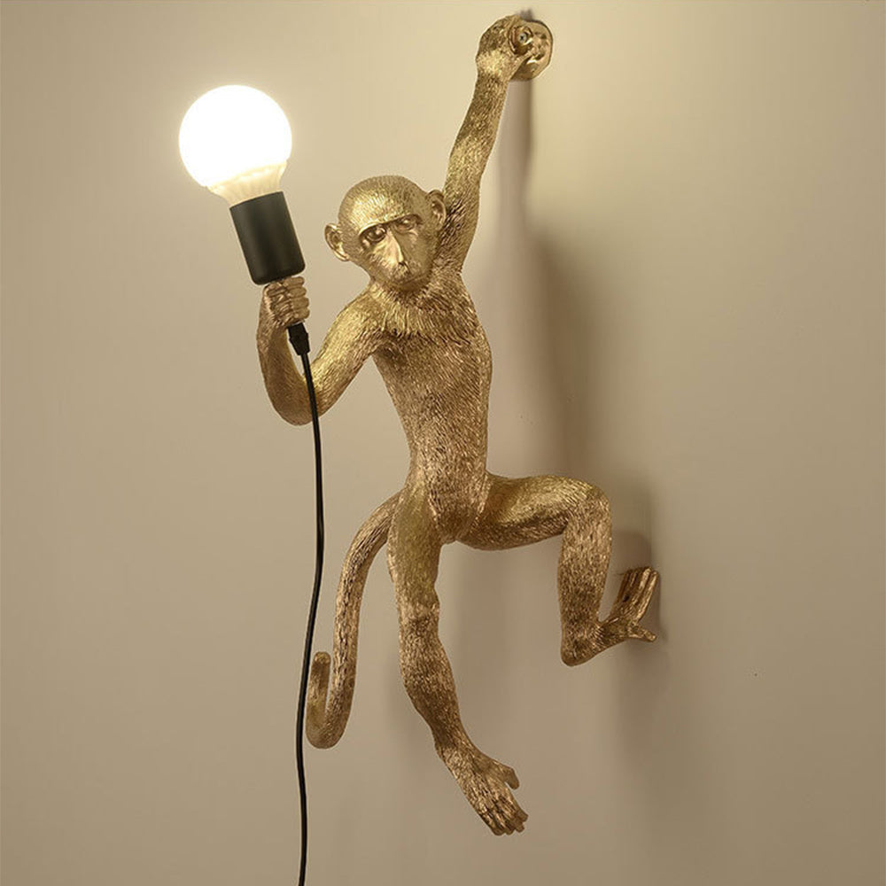 Vägglampa med unik resinapa design