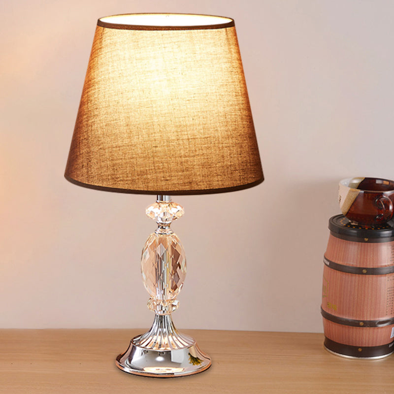 EleganceBeam - Design bordslampa med konform och facetterade glaskuber