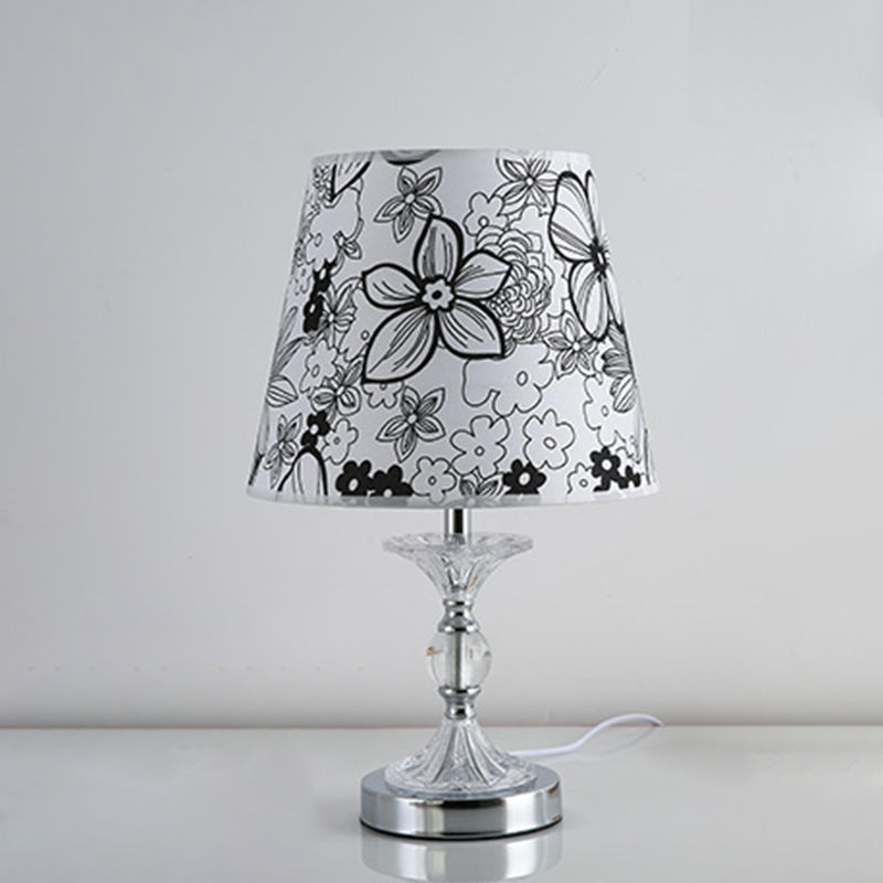 FloraLume - Elegant bordslampa med blommönster