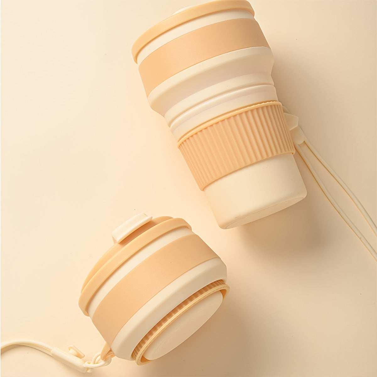 Carvallo Traviva Cup | Livsmedelsgodkänd silikon | Med lock & läckageskydd | 14 × 8 cm